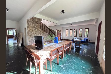 Casa de condomínio à venda com 960m², 4 quartos e 3 vagas Casa de condomínio à venda com 960m², 4 quartos e 3 vagasSala 2