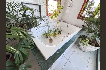 Casa de condomínio à venda com 960m², 4 quartos e 3 vagas Casa de condomínio à venda com 960m², 4 quartos e 3 vagasBanheiro do quarto 4