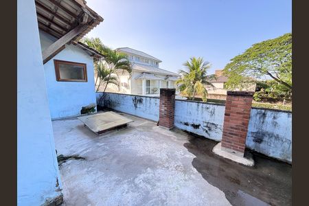 Casa de condomínio à venda com 960m², 4 quartos e 3 vagas Casa de condomínio à venda com 960m², 4 quartos e 3 vagasVaranda