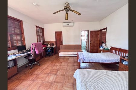 Casa de condomínio à venda com 960m², 4 quartos e 3 vagas Casa de condomínio à venda com 960m², 4 quartos e 3 vagasQuarto 2