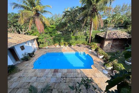 Casa de condomínio à venda com 960m², 4 quartos e 3 vagas Casa de condomínio à venda com 960m², 4 quartos e 3 vagasVista