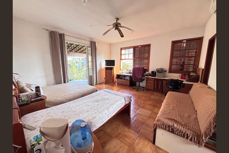 Casa de condomínio à venda com 960m², 4 quartos e 3 vagas Casa de condomínio à venda com 960m², 4 quartos e 3 vagasQuarto 2