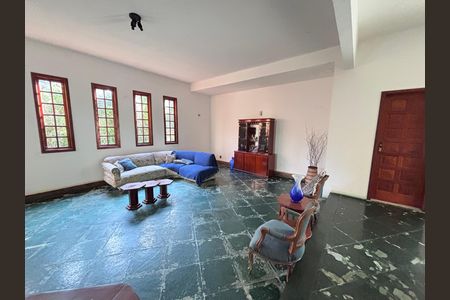 Casa de condomínio à venda com 960m², 4 quartos e 3 vagas Casa de condomínio à venda com 960m², 4 quartos e 3 vagasSala 2