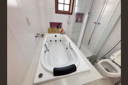 Casa de condomínio à venda com 960m², 4 quartos e 3 vagas Casa de condomínio à venda com 960m², 4 quartos e 3 vagasBanheiro do Quarto 3