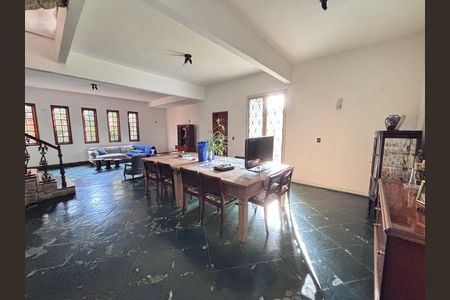 Casa de condomínio à venda com 960m², 4 quartos e 3 vagas Casa de condomínio à venda com 960m², 4 quartos e 3 vagasSala 2