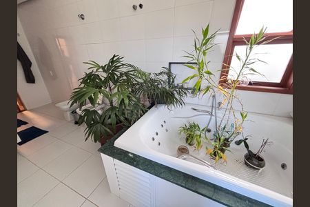 Casa de condomínio à venda com 960m², 4 quartos e 3 vagas Casa de condomínio à venda com 960m², 4 quartos e 3 vagasBanheiro do quarto 4
