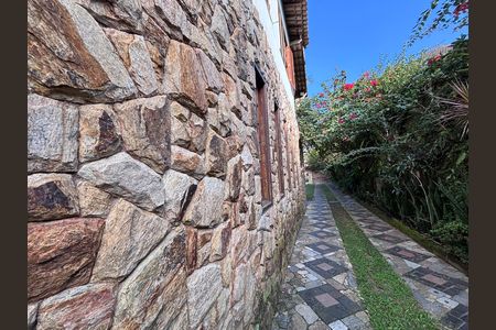 Casa de condomínio à venda com 960m², 4 quartos e 3 vagas Casa de condomínio à venda com 960m², 4 quartos e 3 vagasÁrea externa