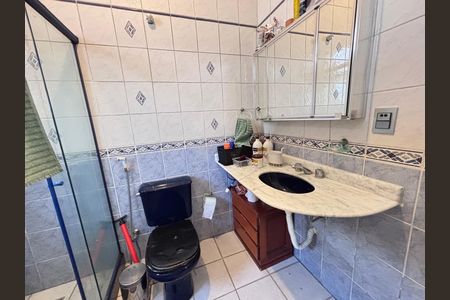 Casa de condomínio à venda com 960m², 4 quartos e 3 vagas Casa de condomínio à venda com 960m², 4 quartos e 3 vagasBanheiro do Quarto 1