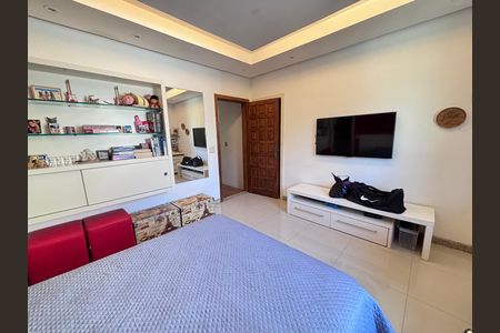 Casa de condomínio à venda com 960m², 4 quartos e 3 vagas Casa de condomínio à venda com 960m², 4 quartos e 3 vagasQuarto 3