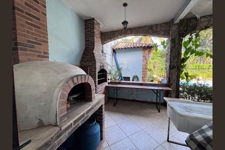 Casa de condomínio à venda com 960m², 4 quartos e 3 vagas Casa de condomínio à venda com 960m², 4 quartos e 3 vagasÁrea externa