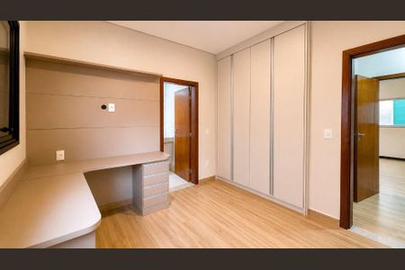 Casa à venda com 3 quartos, 177m² em Vila Sonia, Valinhos