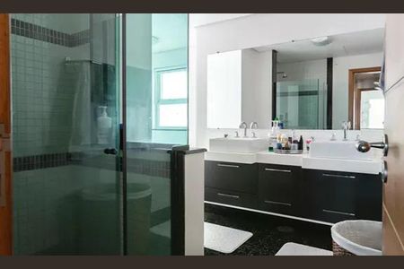 Casa à venda com 260m², 3 quartos e 2 vagas
