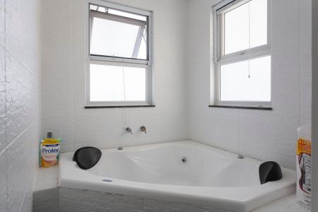 Casa à venda com 260m², 3 quartos e 2 vagas
