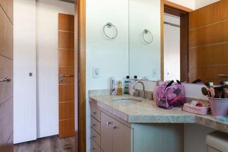 Casa à venda com 260m², 3 quartos e 2 vagas