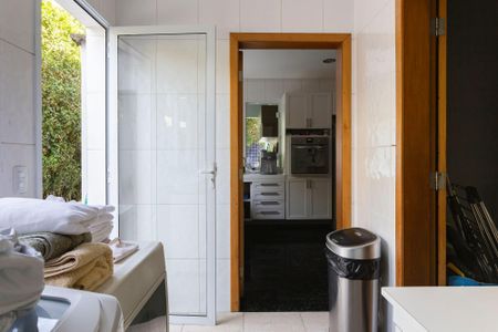 Casa à venda com 260m², 3 quartos e 2 vagas