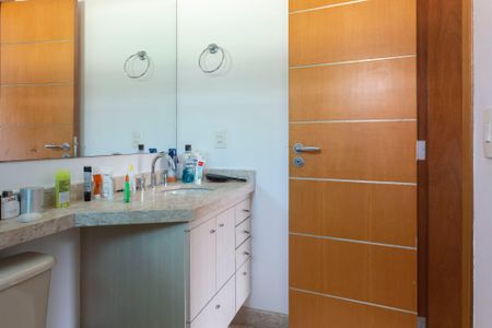 Casa à venda com 260m², 3 quartos e 2 vagas