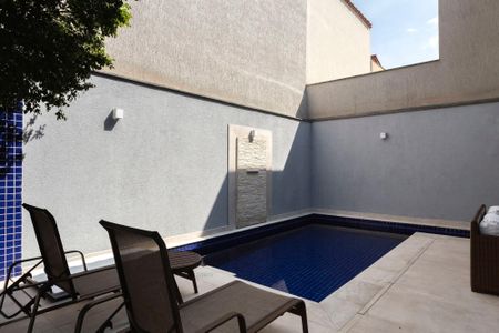 Casa à venda com 260m², 3 quartos e 2 vagas