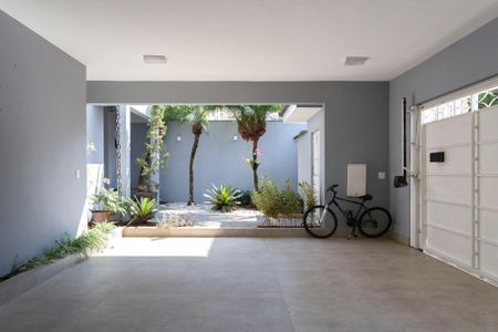 Casa à venda com 260m², 3 quartos e 2 vagas