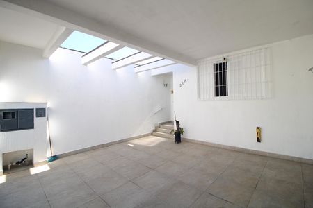 Garagem de casa para alugar com 3 quartos, 96m² em Vila Imperio, São Paulo