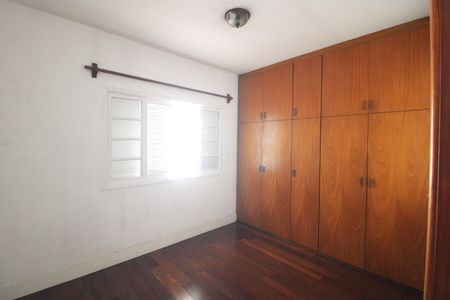 Quarto 2 de casa para alugar com 3 quartos, 96m² em Vila Imperio, São Paulo