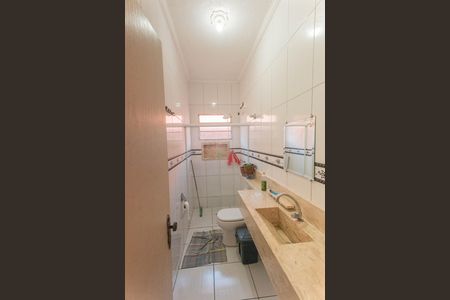 Casa à venda com 140m², 3 quartos e 2 vagas Casa à venda com 140m², 3 quartos e 2 vagasBanheiro 1