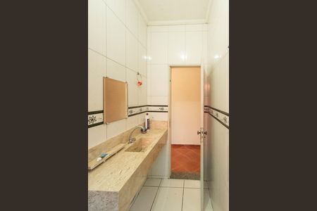 Casa à venda com 140m², 3 quartos e 2 vagas Casa à venda com 140m², 3 quartos e 2 vagasBanheiro 1