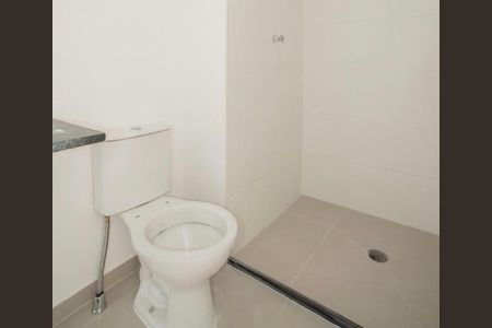 Banheiro de kitnet/studio para alugar com 1 quarto, 26m² em Vila Clementino, São Paulo