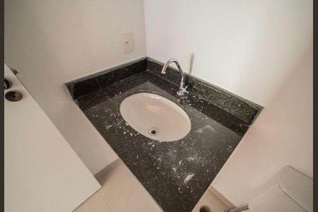 Banheiro de kitnet/studio para alugar com 1 quarto, 26m² em Vila Clementino, São Paulo