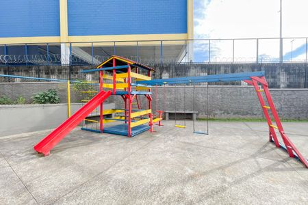 Casa de condomínio à venda com 44m², 2 quartos e 1 vaga Casa de condomínio à venda com 44m², 2 quartos e 1 vagaÁrea comum - Playground