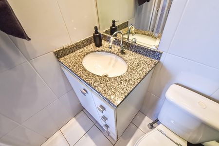 Apartamento para alugar com 70m², 2 quartos e 2 vagas Apartamento para alugar com 70m², 2 quartos e 2 vagasBanheiro social