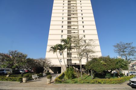 Apartamento para alugar com 71m², 2 quartos e 1 vagaFachada