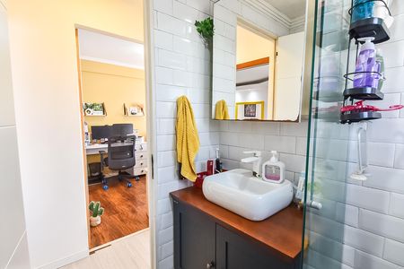 Apartamento à venda com 55m², 2 quartos e 1 vaga Apartamento à venda com 55m², 2 quartos e 1 vagaBanheiro