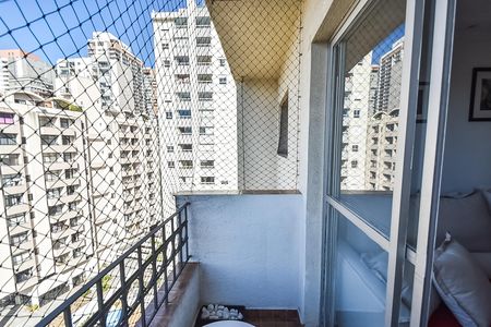 Apartamento à venda com 55m², 2 quartos e 1 vaga Apartamento à venda com 55m², 2 quartos e 1 vagaVaranda