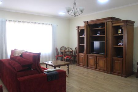 Casa à venda com 565m², 3 quartos e 4 vagasSala