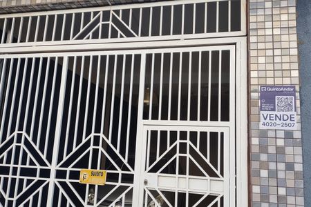 Casa à venda com 565m², 3 quartos e 4 vagas Casa à venda com 565m², 3 quartos e 4 vagasPlaca