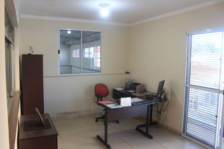 Casa à venda com 565m², 3 quartos e 4 vagasEscritório