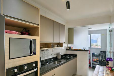 Cozinha de apartamento para alugar com 2 quartos, 86m² em Guilhermina, Praia Grande