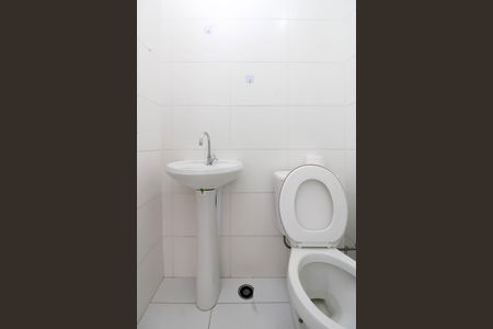 Banheiro de apartamento para alugar com 2 quartos, 36m² em Parque Munhoz, São Paulo