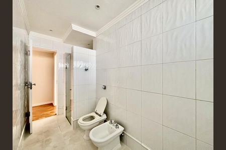 Apartamento para alugar com 210m², 2 quartos e 2 vagas Apartamento para alugar com 210m², 2 quartos e 2 vagasBanheiro