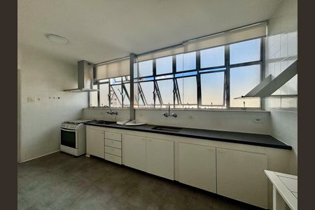 Apartamento para alugar com 210m², 2 quartos e 2 vagas Apartamento para alugar com 210m², 2 quartos e 2 vagasCozinha