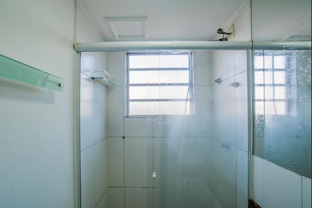 Banheiro de apartamento para alugar com 2 quartos, 47m² em Vila Homero Thon, Santo André
