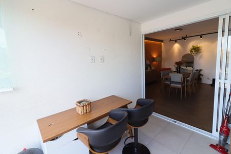 Apartamento para alugar com 73m², 2 quartos e 2 vagasCozinha e Área de Serviço