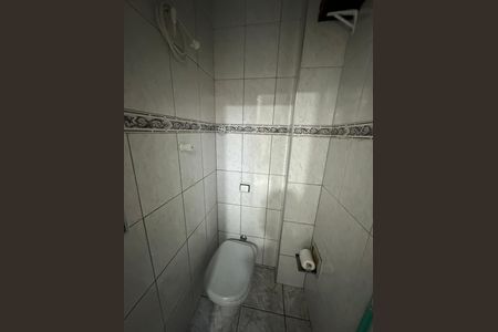 Banheiro 2 de apartamento para alugar com 2 quartos, 72m² em Centro, São Vicente