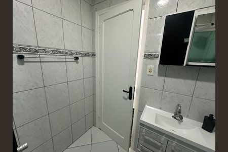 Banheiro de apartamento para alugar com 2 quartos, 72m² em Centro, São Vicente
