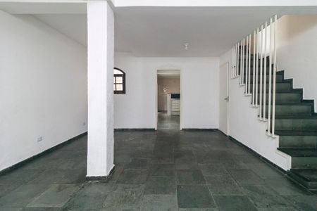 Casa para alugar com 177m², 3 quartos e 2 vagas Casa para alugar com 177m², 3 quartos e 2 vagasSala