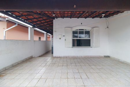 Casa para alugar com 177m², 3 quartos e 2 vagas Casa para alugar com 177m², 3 quartos e 2 vagasTerraço