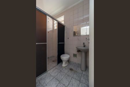 Casa para alugar com 177m², 3 quartos e 2 vagas Casa para alugar com 177m², 3 quartos e 2 vagasBanheiro social