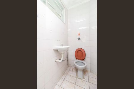 Casa para alugar com 177m², 3 quartos e 2 vagas Casa para alugar com 177m², 3 quartos e 2 vagasBanheiro de serviço