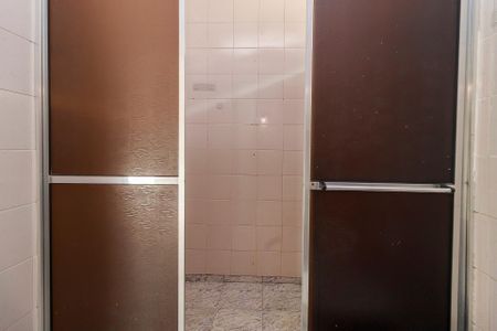 Casa para alugar com 177m², 3 quartos e 2 vagas Casa para alugar com 177m², 3 quartos e 2 vagasBanheiro social