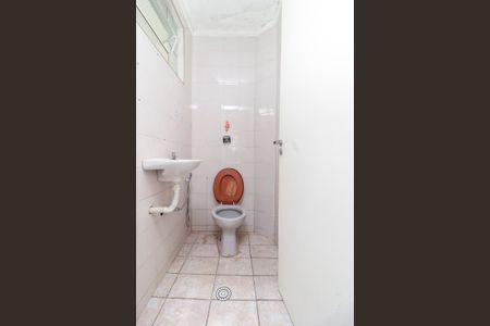 Banheiro de serviço de casa para alugar com 3 quartos, 177m² em Jardim Avenida, São Paulo